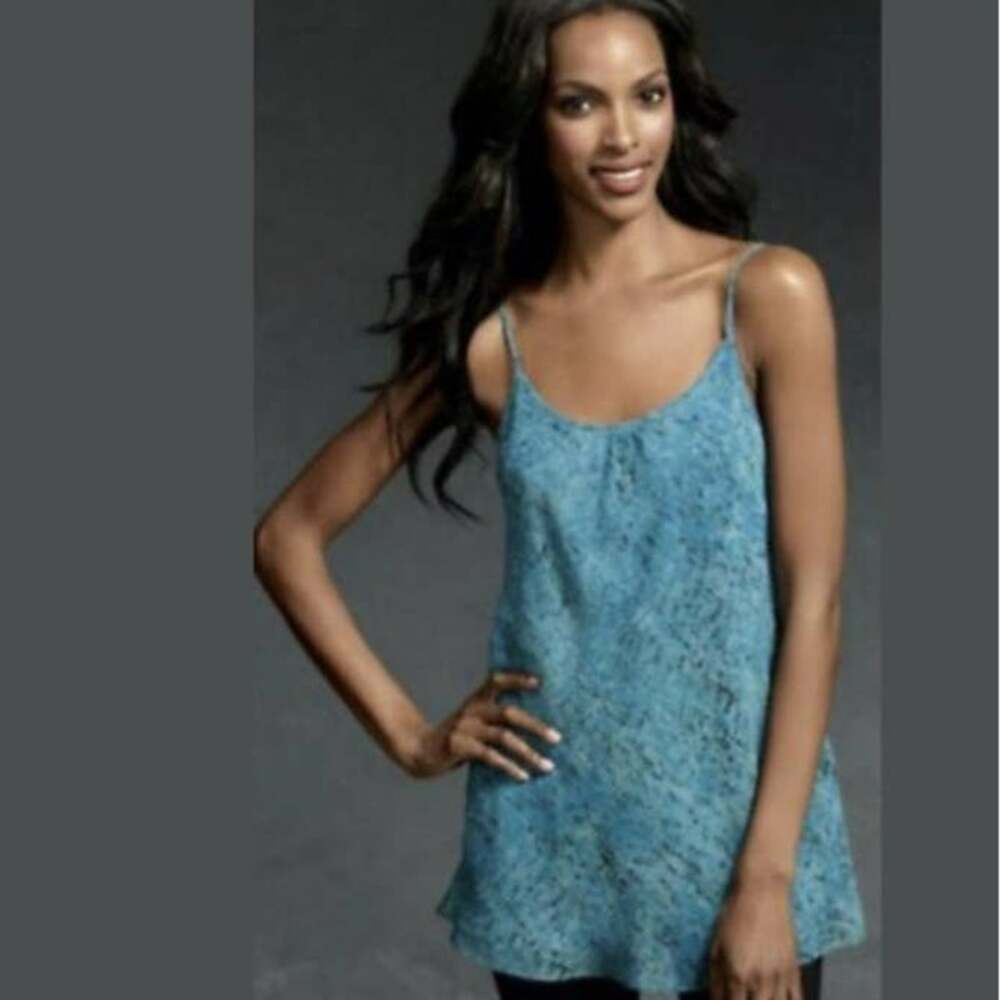 Cabi Women S Blue Brilliant Cami Long Line Tunic Tank Feminine Minimalist Chic